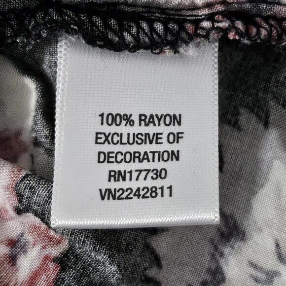 2/$20 Xhilaration Floral Sleeveless Mini Dress with Lace Back Size S - Picture 5 of 6